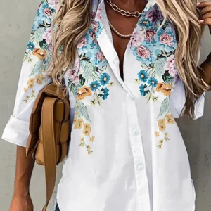 Chemise longue blanche fleur bleue