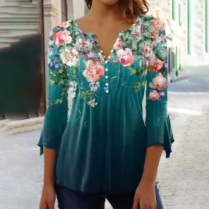 Chemise verte sans col fleur rose
